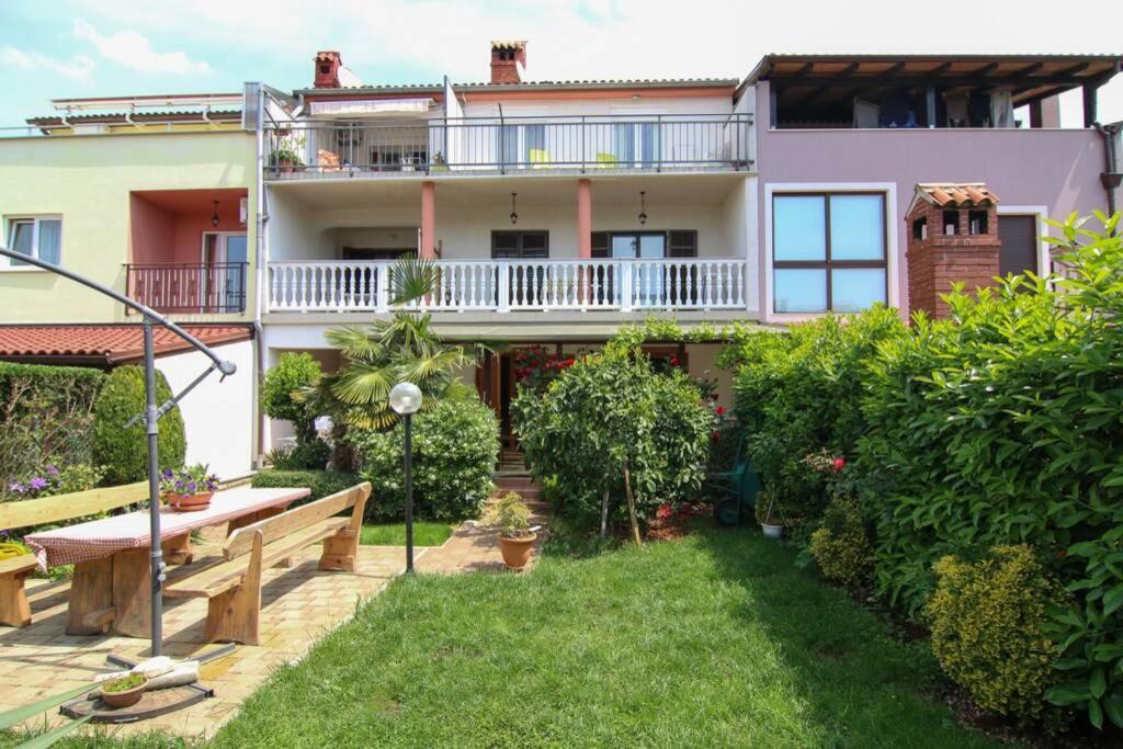 Apartments Kristina Fazana D Exterior foto